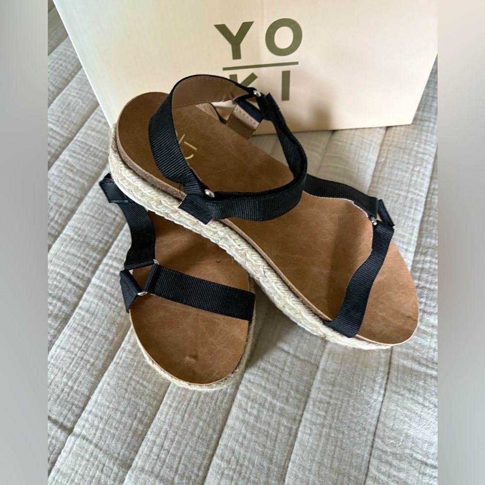 Yoki Women's Black Sandals Size 6 New in box